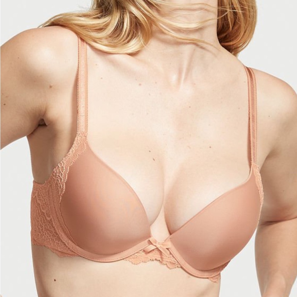 Victoria secret// RED Push up bra